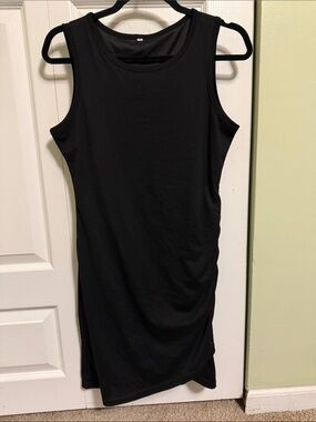 Classic Sleeveless Black Dress - Versatile Everyday Style